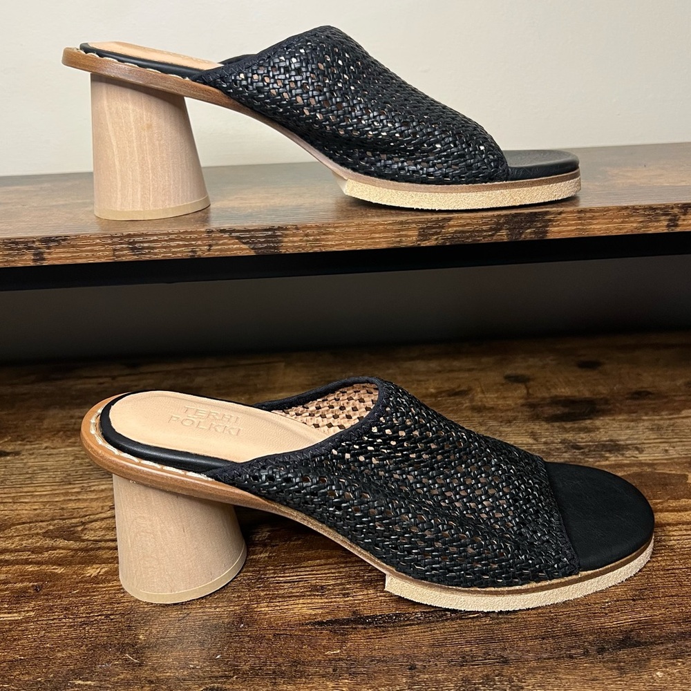 Terhi Polkki Black woven slip on round wood heel open‎ toe sandal women's 41/9